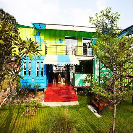 Wh Hostel Bangkok Eksteriør billede