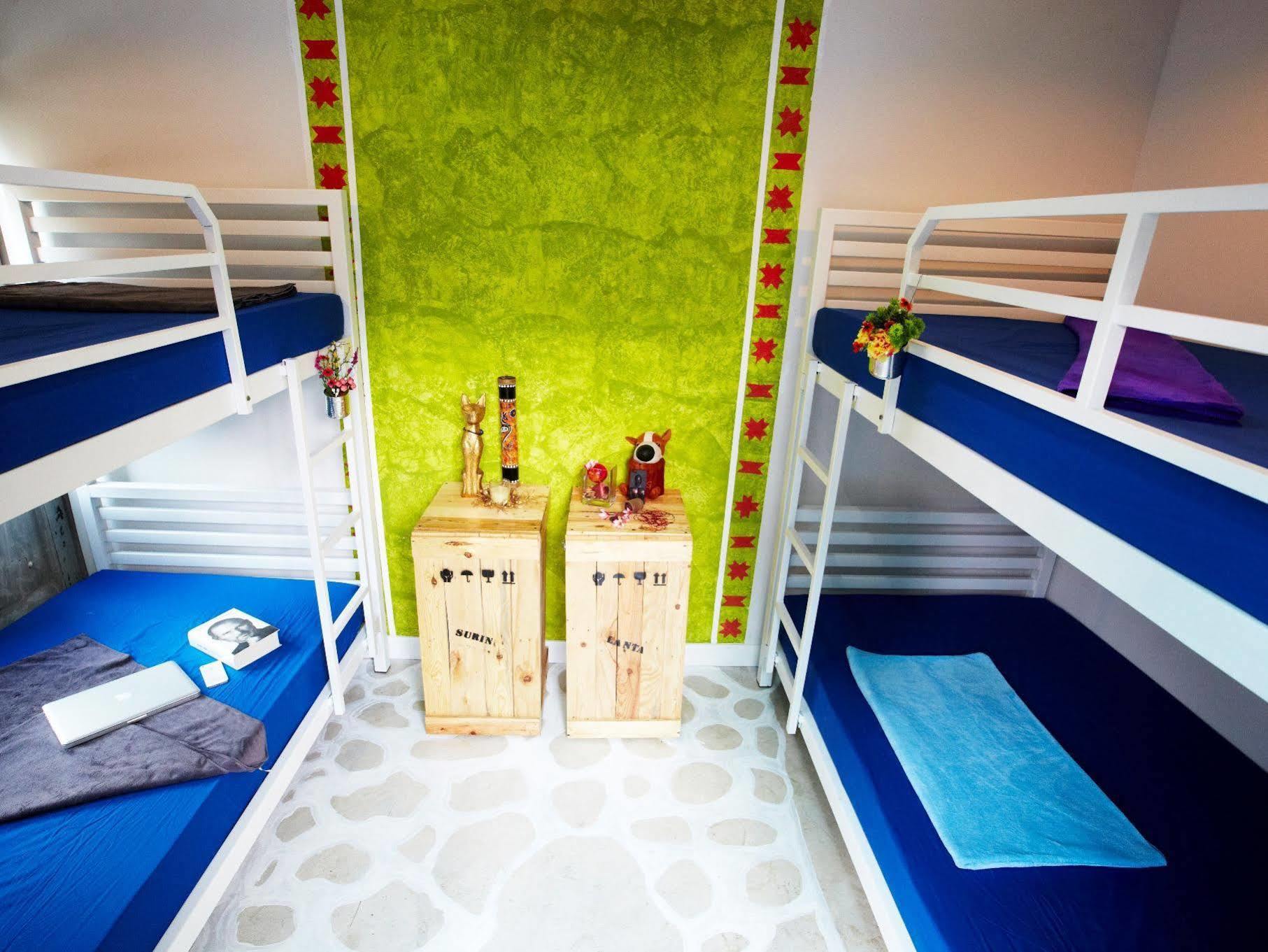 Wh Hostel Bangkok Eksteriør billede