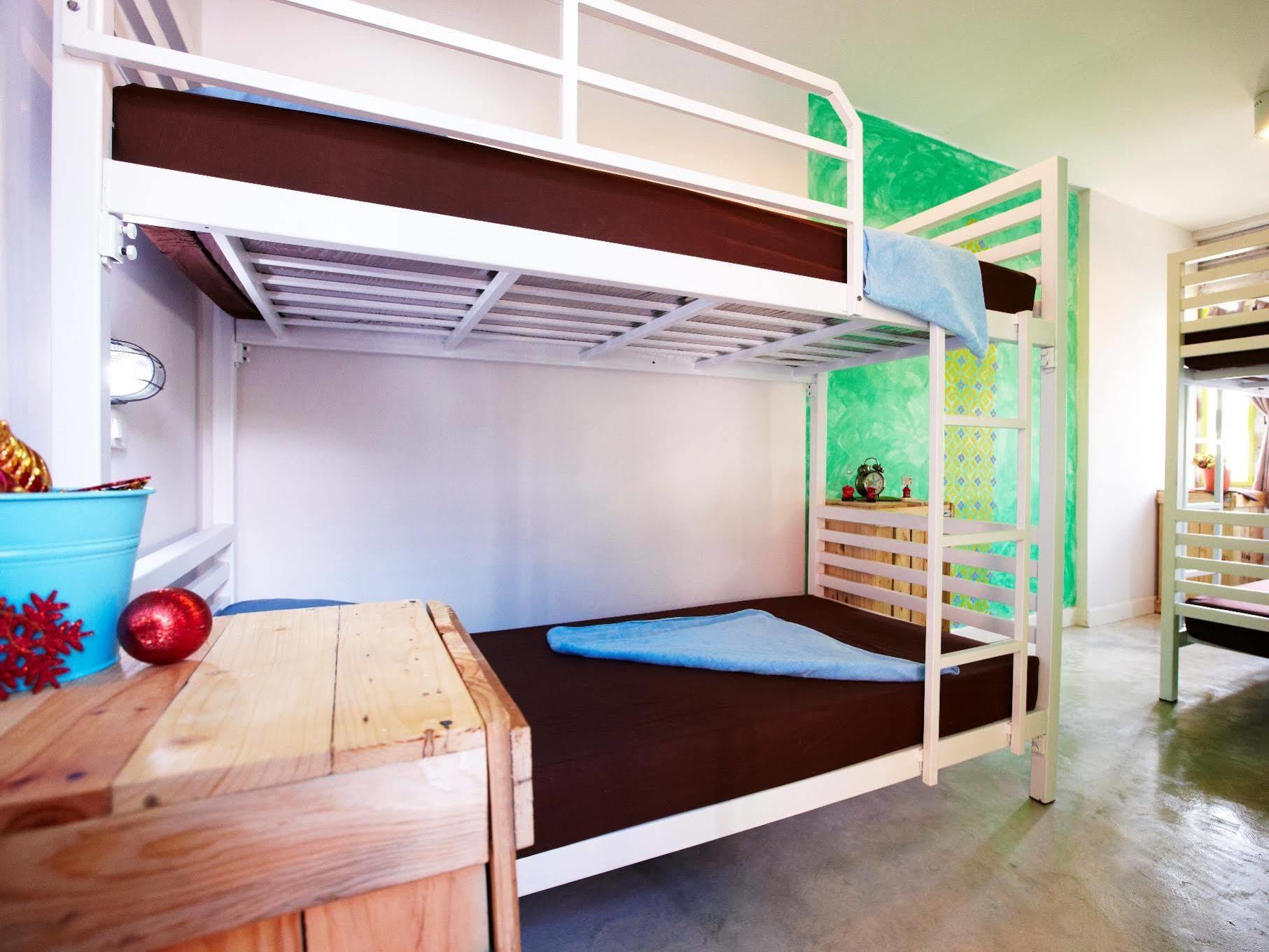 Wh Hostel Bangkok Eksteriør billede