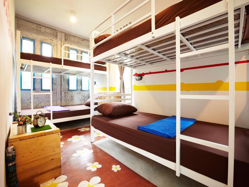 Wh Hostel Bangkok Eksteriør billede